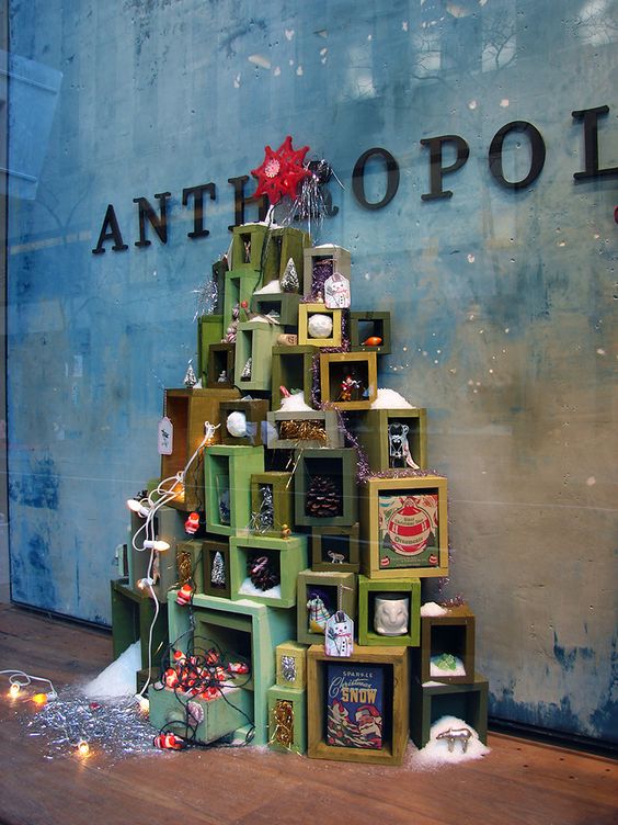 25 Creative Christmas Display Ideas & Examples