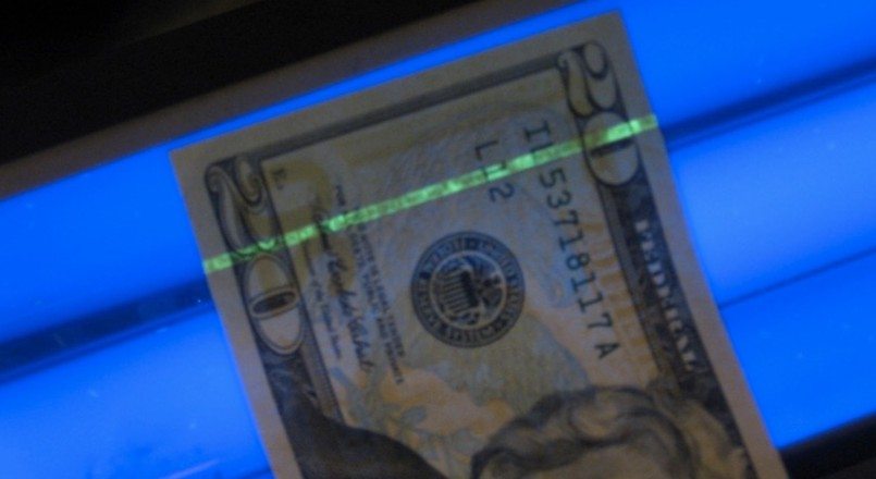 How To Detect Counterfeit Money 8 Ways To Tell If A Bill Is Fake