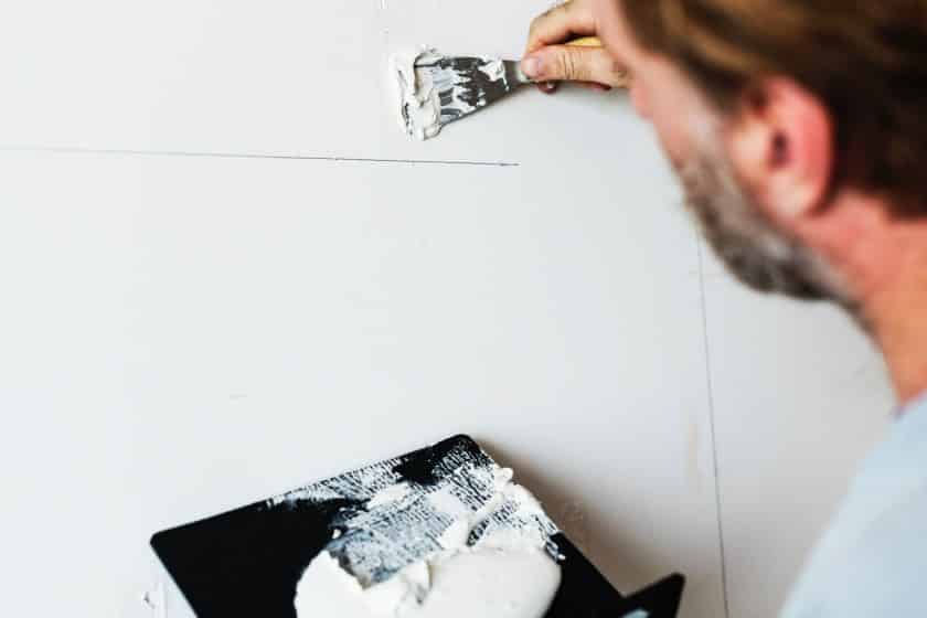 guy house painting