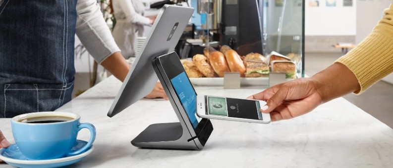 Making payment using contactless checkout