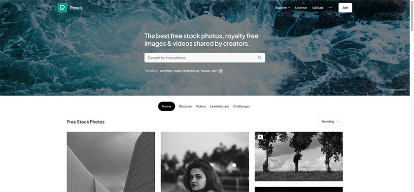 Pexels landing page with search box for free stock photos.