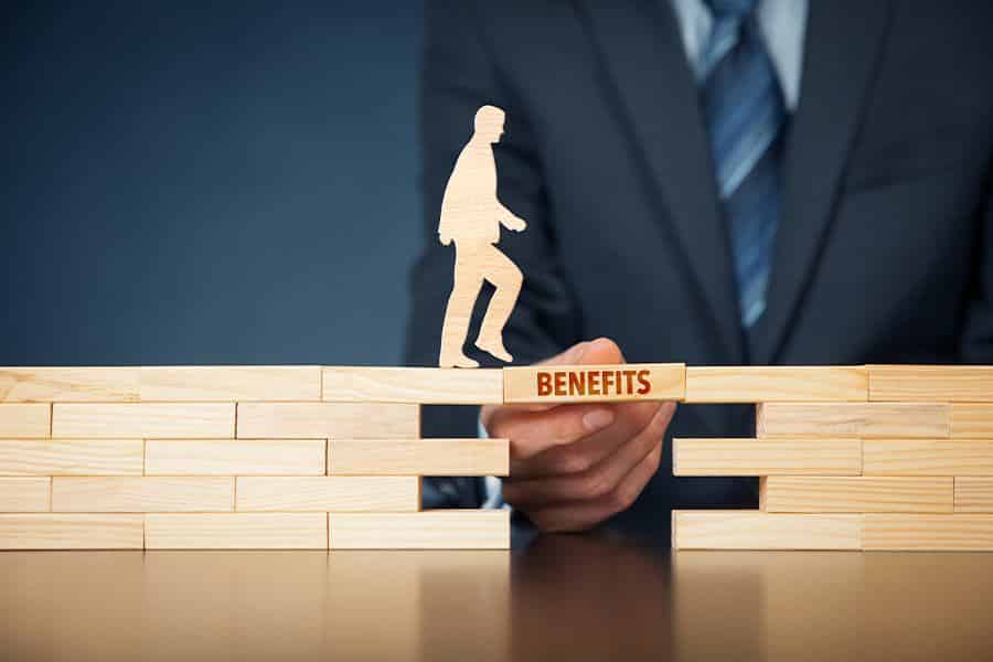 4 Types of Employee Benefits ( + Most Common Examples)