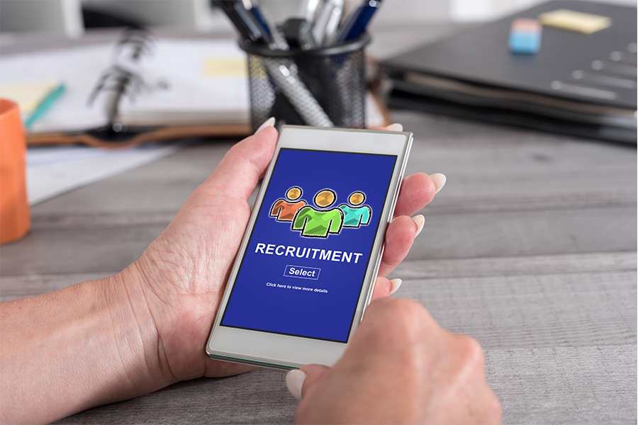 4 Best Recruiting Apps for Small Businesses