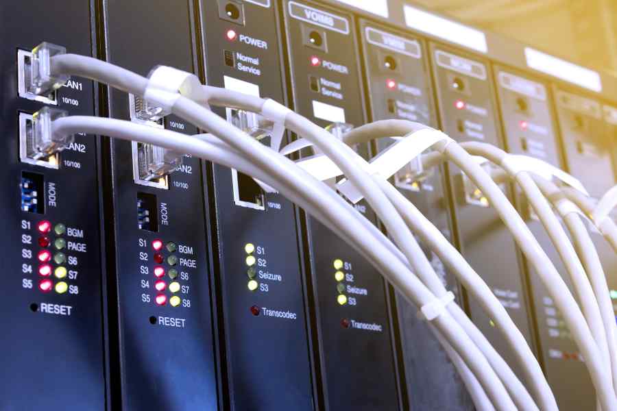 Network cable with servers in a technology voip system.