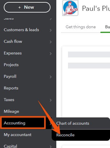 Arrow Navigating to the reconciliation window in QuickBooks Online.