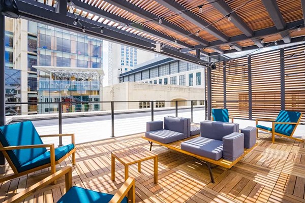 Expansive outdoor coworking space