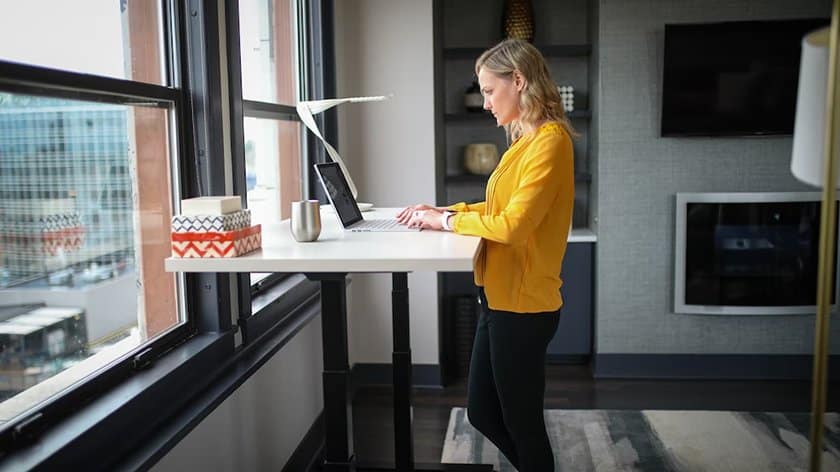 Height-adjustable work desk