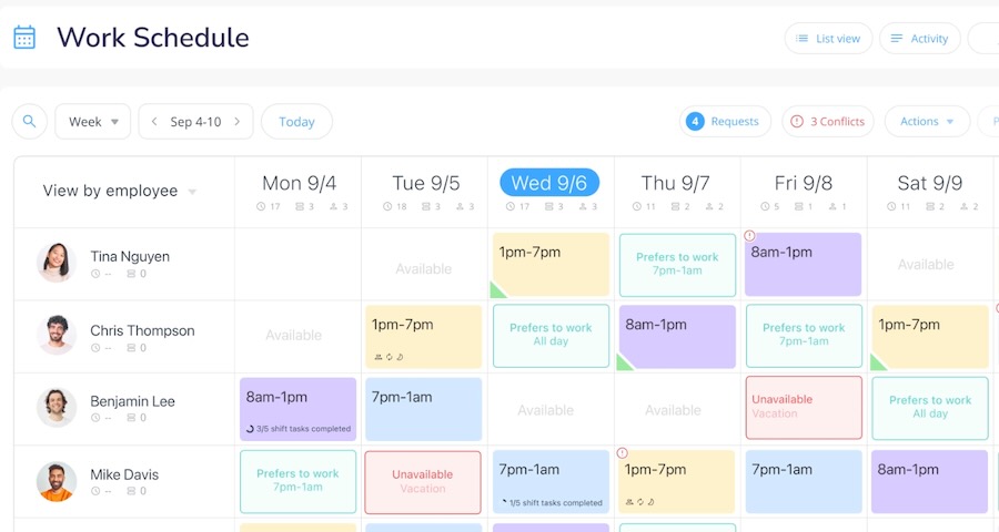 Connecteam's scheduling app keeps you on top of your employees' schedule.