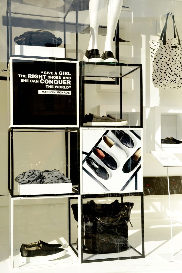 Visual merchandising in a shelf using white space