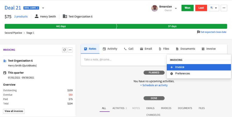 A sample detail view of a deal in Pipedrive that shows its invoicing feature.