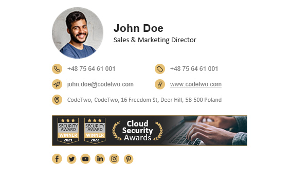Email signature for a tech company showcasing awards as social proof