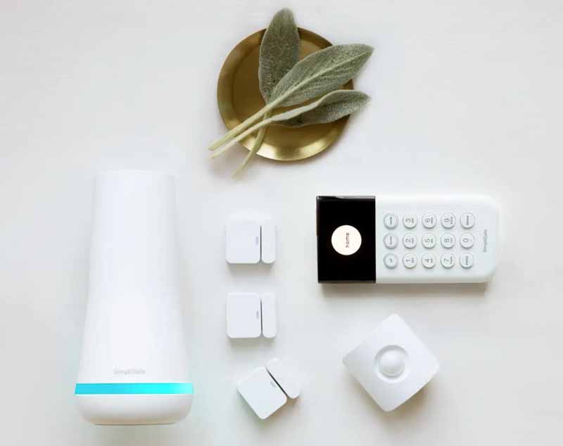 Six piece Simplisafe security hardware with sensors and remote keypad