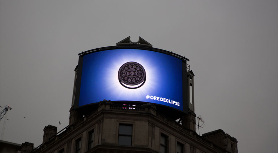 Oreoclipse billboard with oreo that follows the movement of the sun
