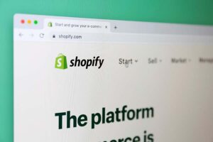 Showing Shopify's website.