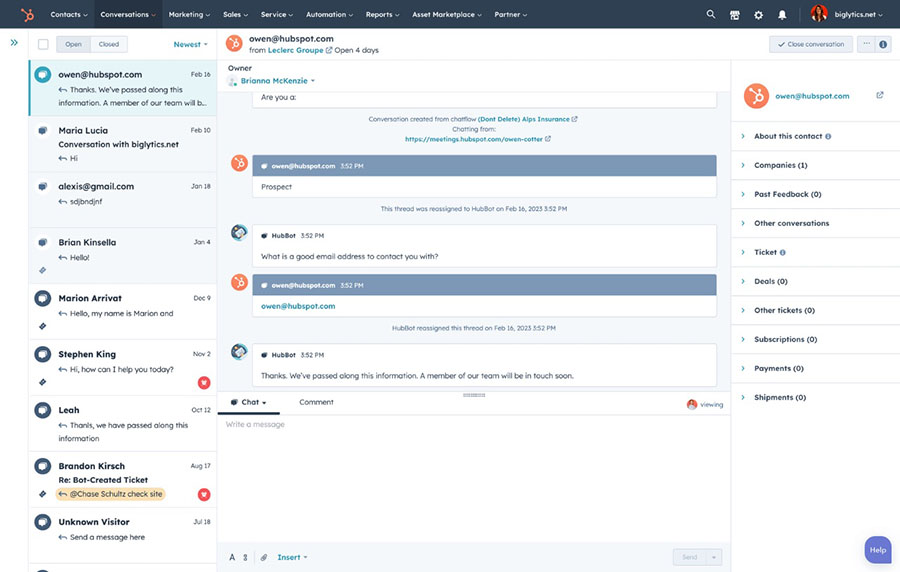 Managing live chat conversations in HubSpot.