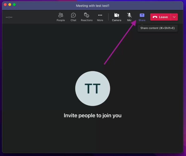 Microsoft Teams meeting page with arrow highlighting the Share icon