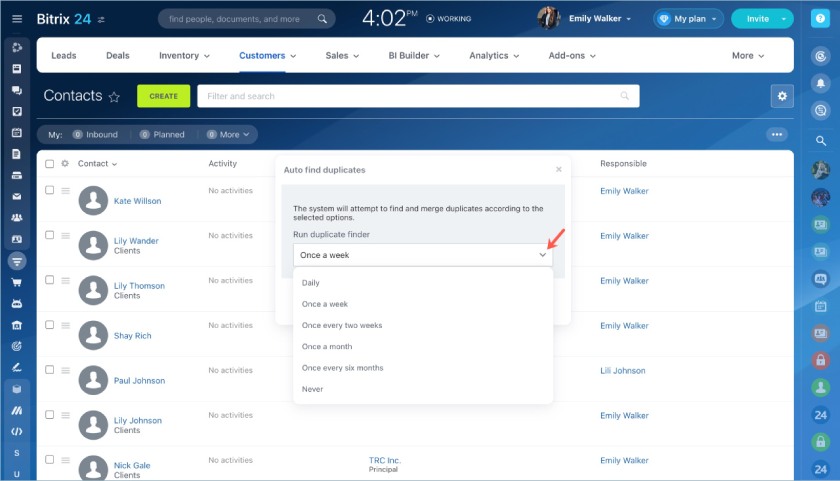 Bitrix24 contacts page showing the automated duplicate detection configuration options.